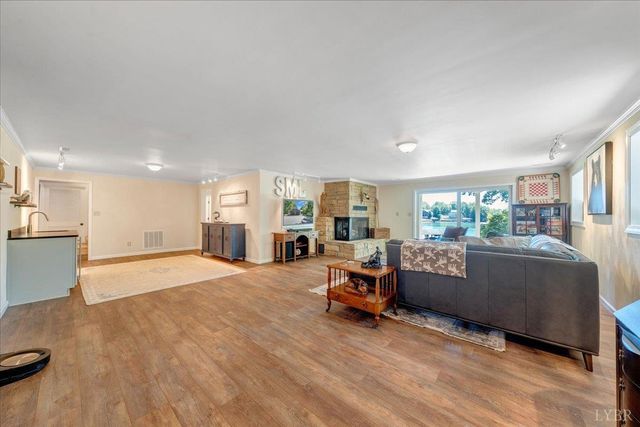 154 Key Lakewood Drive, Moneta, VA 24121