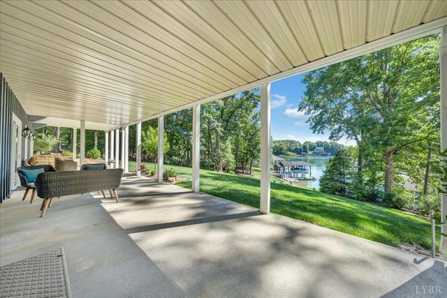 154 Key Lakewood Drive, Moneta, VA 24121