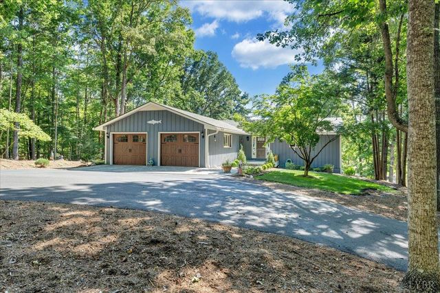 154 Key Lakewood Drive, Moneta, VA 24121
