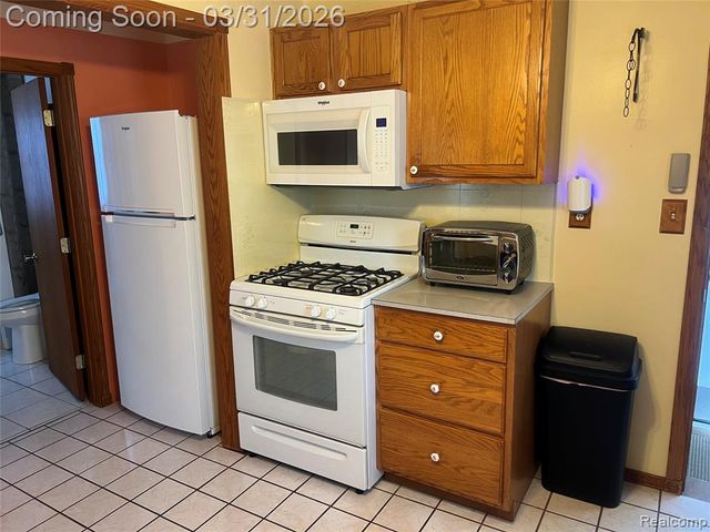 20408 Saint Francis Street, Livonia, MI 48152