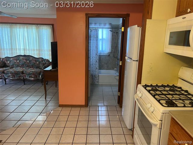 20408 Saint Francis Street, Livonia, MI 48152