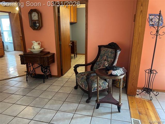 20408 Saint Francis Street, Livonia, MI 48152