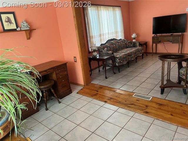 20408 Saint Francis Street, Livonia, MI 48152