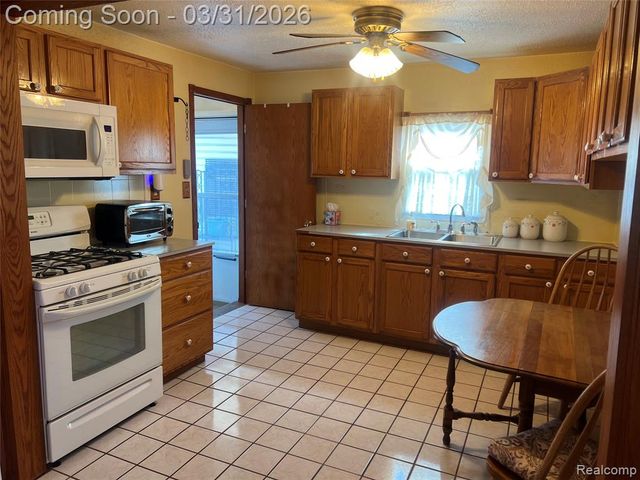 20408 Saint Francis Street, Livonia, MI 48152