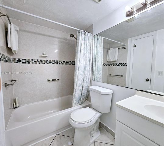 8701 SW 141st St B8, Palmetto Bay, FL 33176