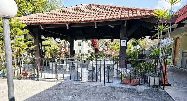 8701 SW 141st St B8, Palmetto Bay, FL 33176