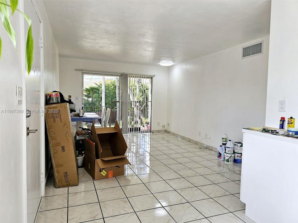 8701 SW 141st St B8, Palmetto Bay, FL 33176
