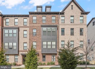 12367 AZURE LN #40, Fairfax, VA 22033