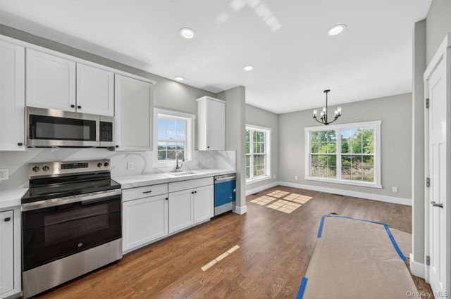21 Harcourt Cosman Drive, Newburgh, NY 12550