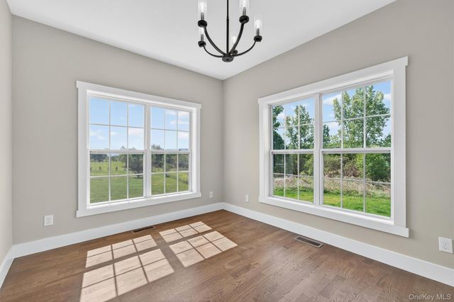 21 Harcourt Cosman Drive, Newburgh, NY 12550