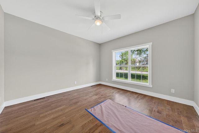 21 Harcourt Cosman Drive, Newburgh, NY 12550
