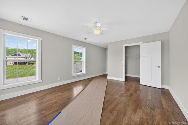21 Harcourt Cosman Drive, Newburgh, NY 12550