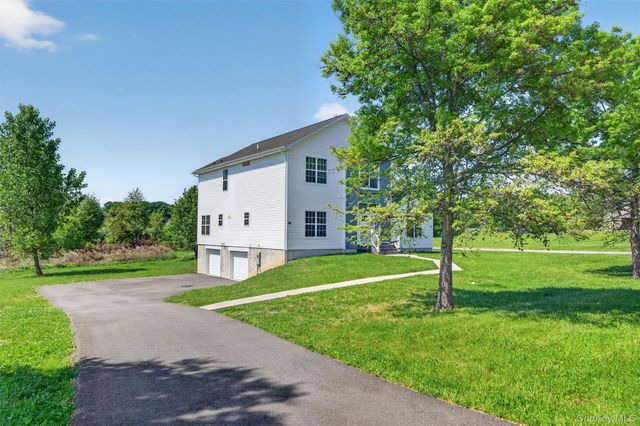 21 Harcourt Cosman Drive, Newburgh, NY 12550
