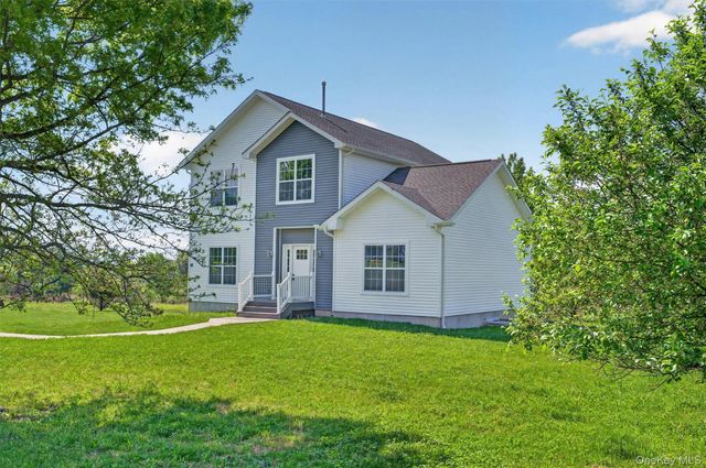 21 Harcourt Cosman Drive, Newburgh, NY 12550