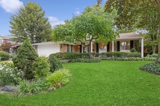 2415 Happy Hollow Road, Glenview, IL 60026
