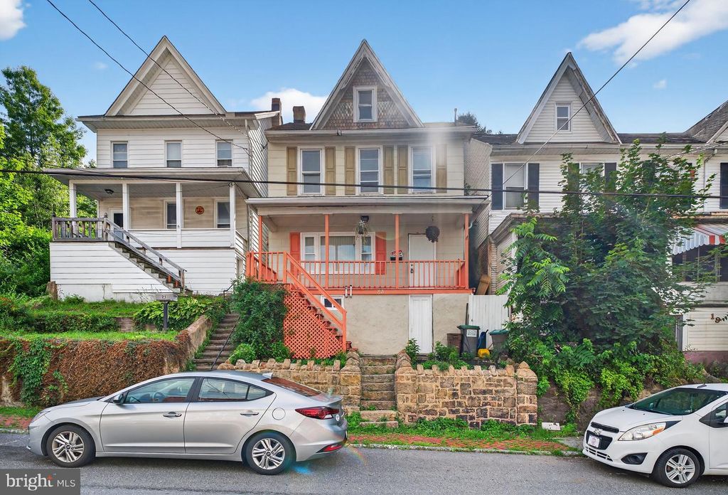 23 N GREENWOOD ST, Tamaqua, PA 18252