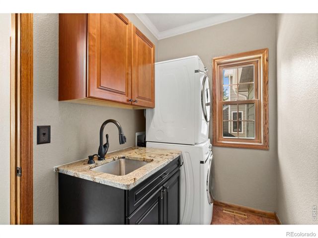 4601 Twin Peaks Court, Loveland, CO 80537
