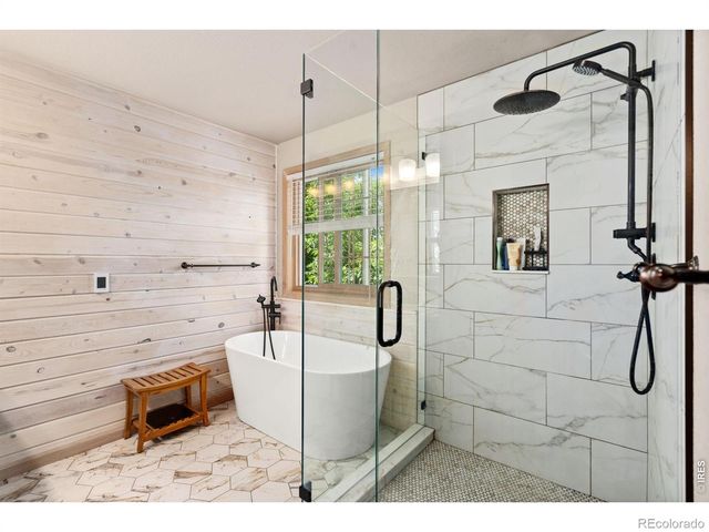 4601 Twin Peaks Court, Loveland, CO 80537