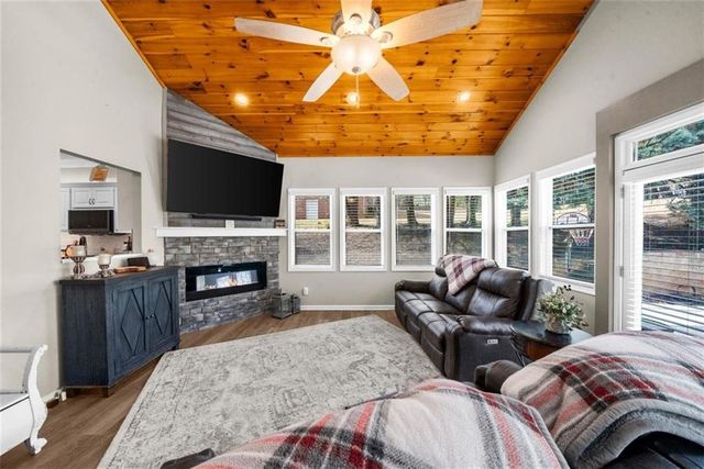 2638 Waters Edge Drive, Gainesville, GA 30504