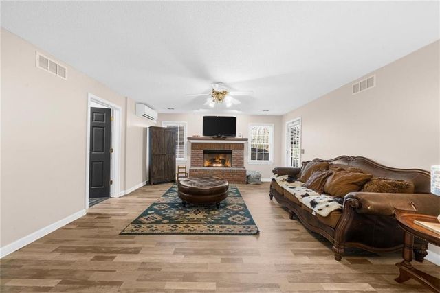 2638 Waters Edge Drive, Gainesville, GA 30504