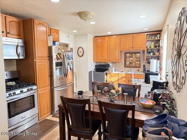 7703 Mango Dr, Louisville, KY 40258