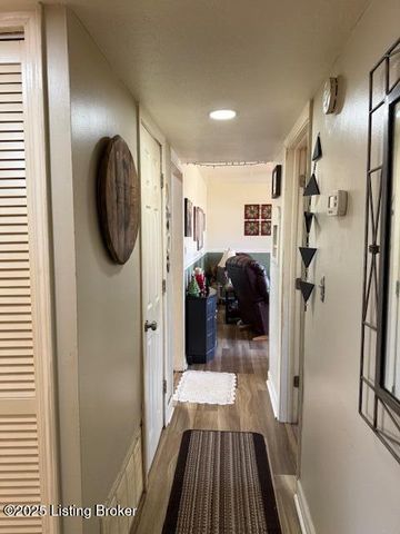 7703 Mango Dr, Louisville, KY 40258