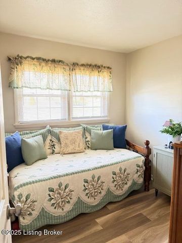 7703 Mango Dr, Louisville, KY 40258