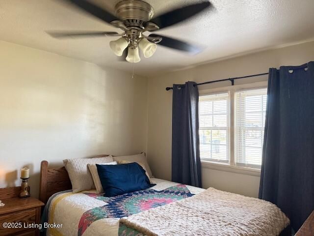 7703 Mango Dr, Louisville, KY 40258