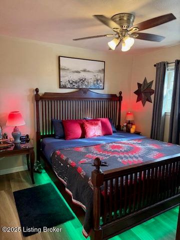 7703 Mango Dr, Louisville, KY 40258