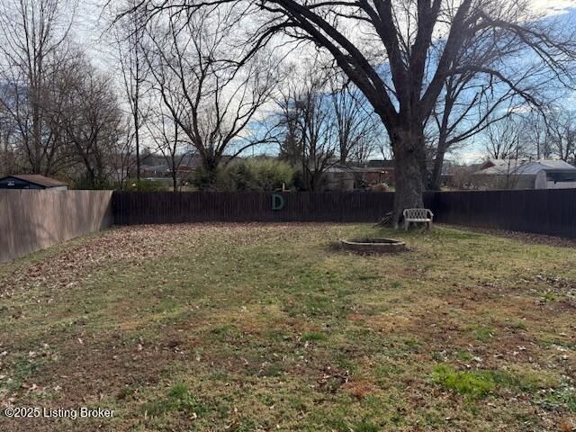 7703 Mango Dr, Louisville, KY 40258