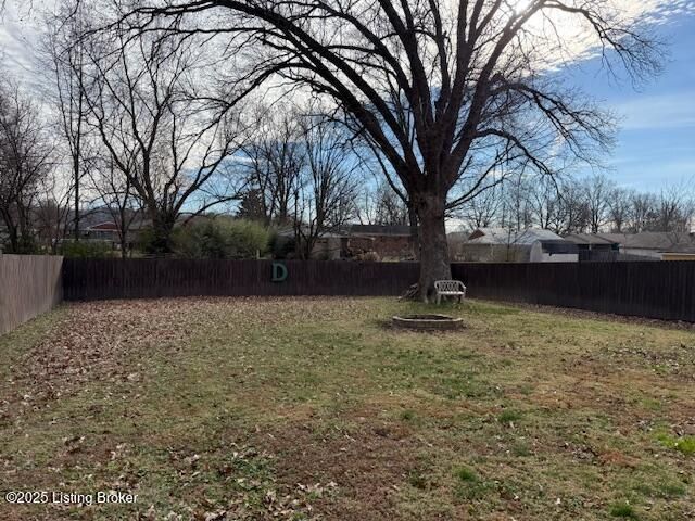 7703 Mango Dr, Louisville, KY 40258