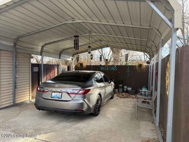 7703 Mango Dr, Louisville, KY 40258