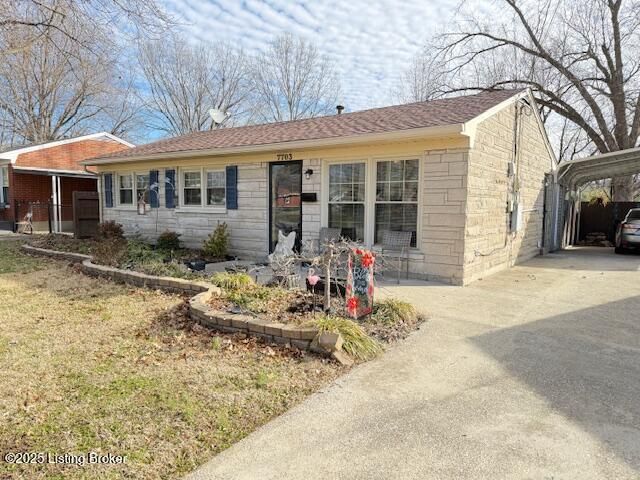 7703 Mango Dr, Louisville, KY 40258