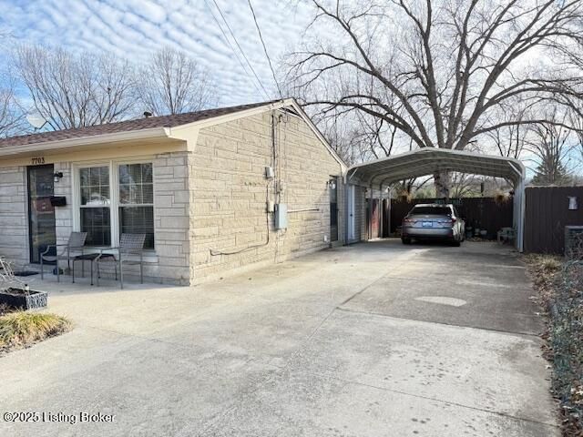 7703 Mango Dr, Louisville, KY 40258