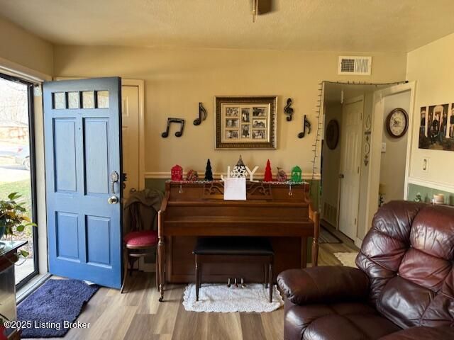 7703 Mango Dr, Louisville, KY 40258