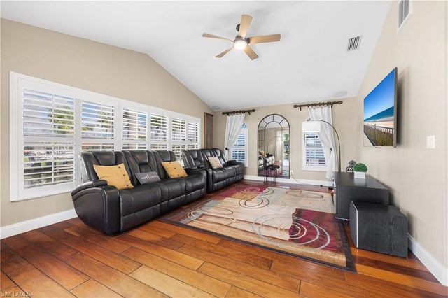 1412 Windsor CT, Cape Coral, FL 33904