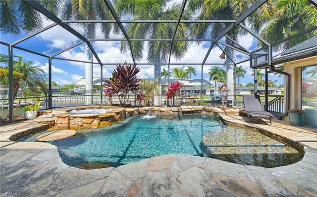 1412 Windsor CT, Cape Coral, FL 33904
