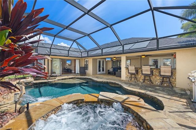 1412 Windsor CT, Cape Coral, FL 33904