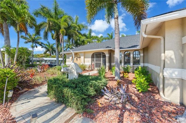 1412 Windsor CT, Cape Coral, FL 33904