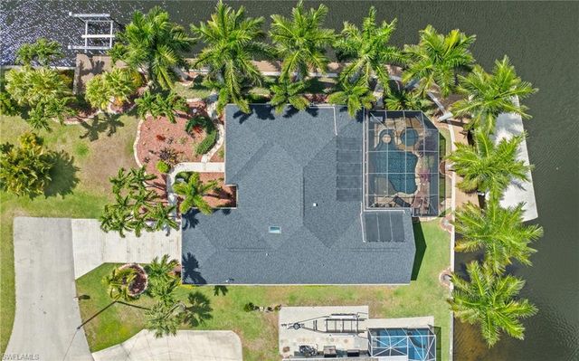 1412 Windsor CT, Cape Coral, FL 33904