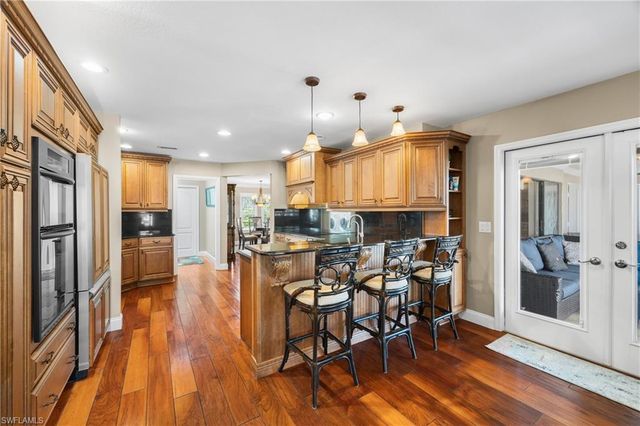 1412 Windsor CT, Cape Coral, FL 33904
