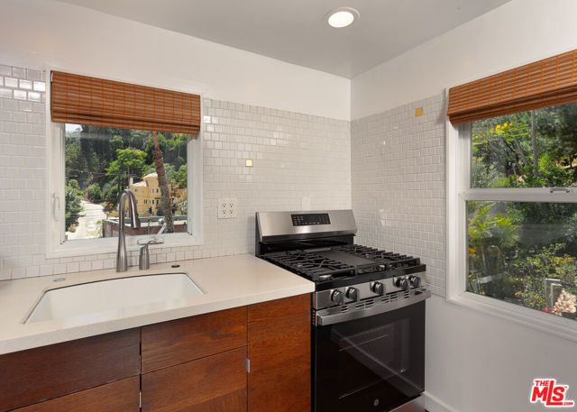 2108 Tavern Trail, Los Angeles, CA 90046