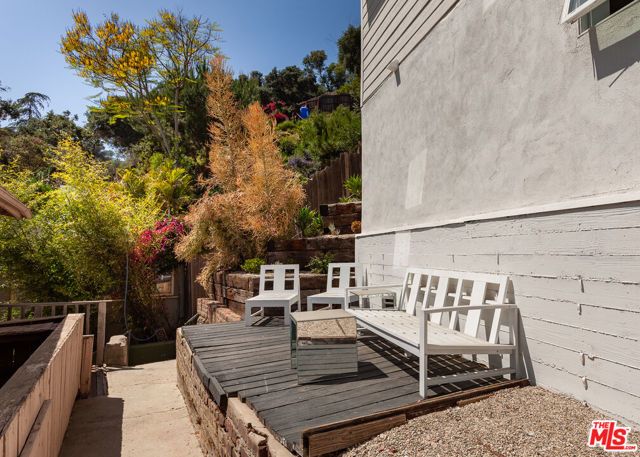 2108 Tavern Trail, Los Angeles, CA 90046