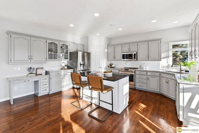 9901 S 176th Street, Omaha, NE 68136