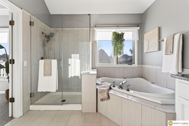 9901 S 176th Street, Omaha, NE 68136