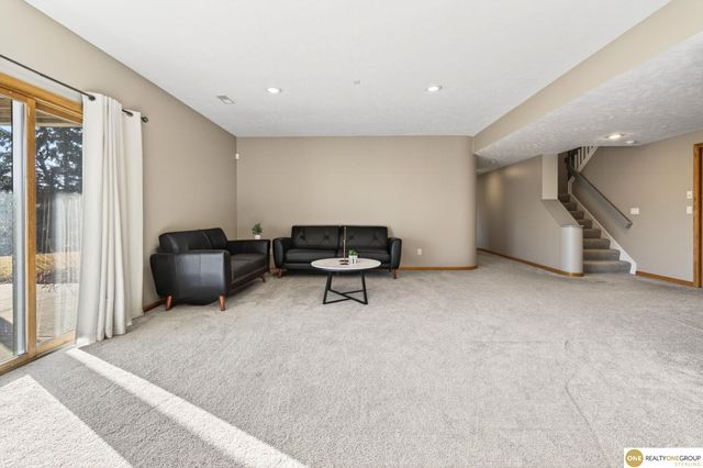 9901 S 176th Street, Omaha, NE 68136