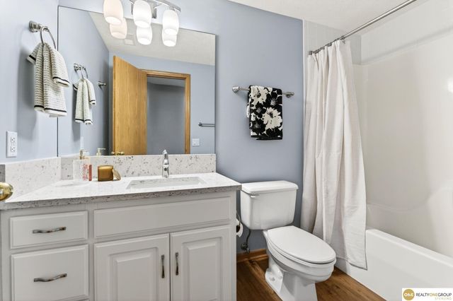 9901 S 176th Street, Omaha, NE 68136