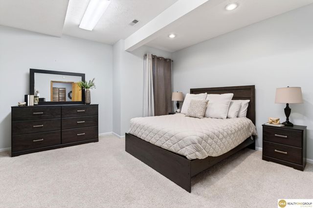 9901 S 176th Street, Omaha, NE 68136