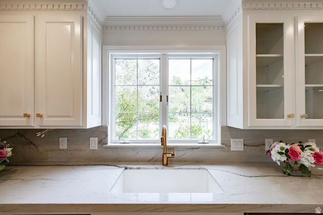 325 N FEDERAL HEIGHTS CIR, Salt Lake City, UT 84103