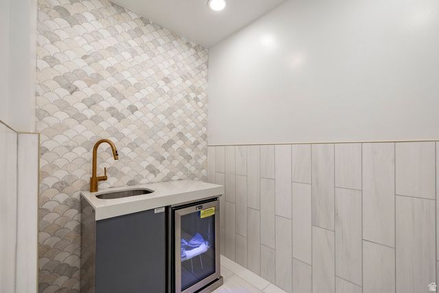 325 N FEDERAL HEIGHTS CIR, Salt Lake City, UT 84103